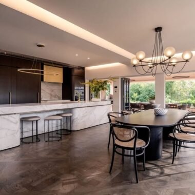 Natural stone Tiles vs Porcelain Tiles: Which is better?